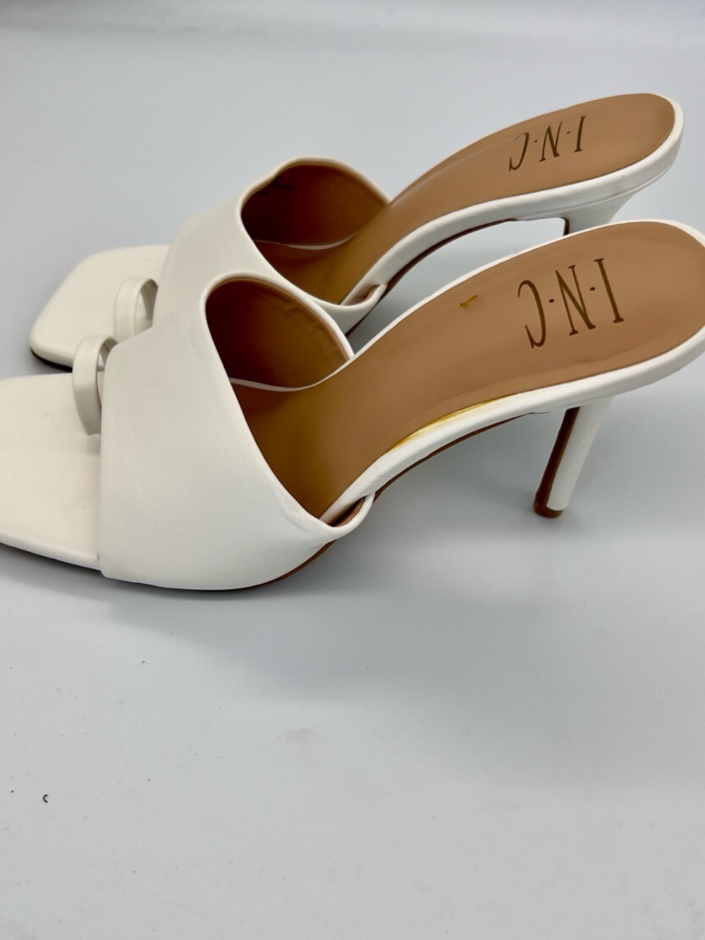 INC International Concepts White Open-Toe Slide Mules with Toe Loop - Picture 4 of 7